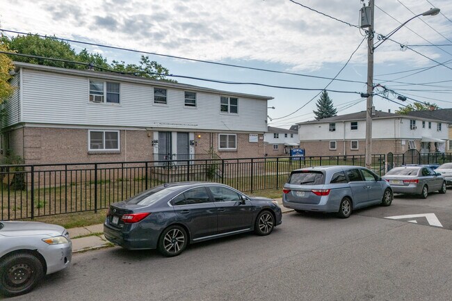 Parkview Apartments in Buffalo, NY - Building Photo - Building Photo