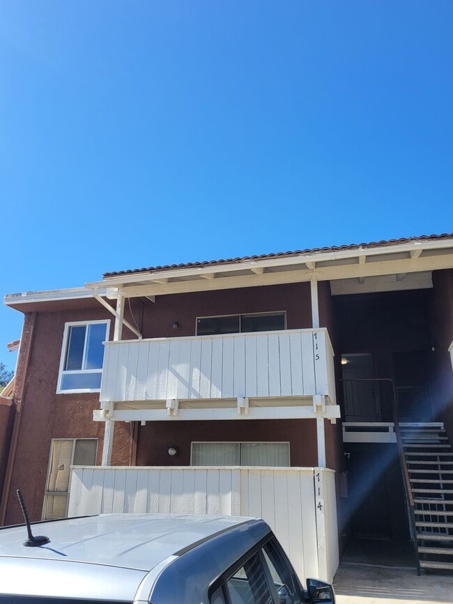 1300 Saratoga Ave in Ventura, CA - Building Photo - Building Photo