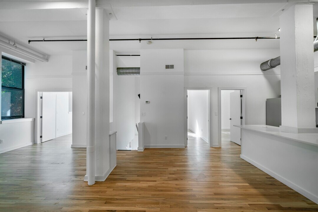 1015 Clinton St in Hoboken, NJ - Building Photo