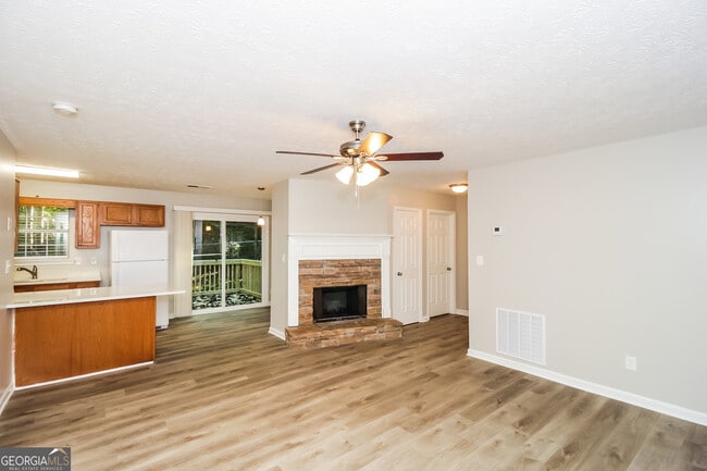 42 Swan Path in Hiram, GA - Building Photo - Building Photo