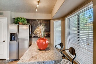 689 S Dodge St in Gilbert, AZ - Building Photo - Building Photo