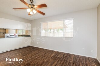 3846 W Dalphin Rd in Phoenix, AZ - Foto de edificio - Building Photo