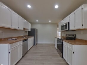 211 Boxwood Ln in Anderson, SC - Building Photo - Building Photo