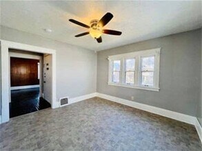 285 Bowmanville St in Akron, OH - Building Photo - Building Photo