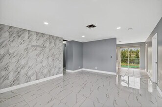 6282 Wauconda Way W in Greenacres, FL - Building Photo - Building Photo