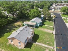 1410 Mulford St in Killeen, TX - Building Photo