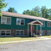 667 Geyser Rd in Ballston Spa, NY - Building Photo