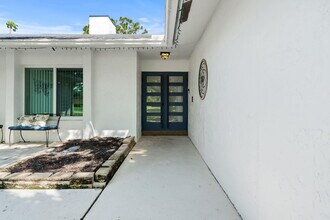 13948 Ishnala Cir in Wellington, FL - Building Photo - Building Photo