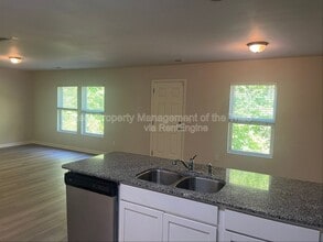 3802 Bellingham Ct in Greensboro, NC - Building Photo - Building Photo