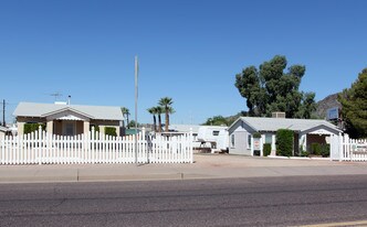 9606-9620 N 12th St in Phoenix, AZ - Building Photo