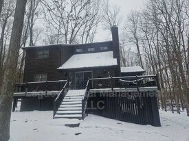 116 Cheyney Dr in Hazle Township, PA - Building Photo