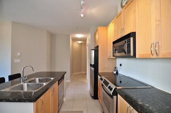 6823 Station Hill Dr in Burnaby, BC - Building Photo - Building Photo