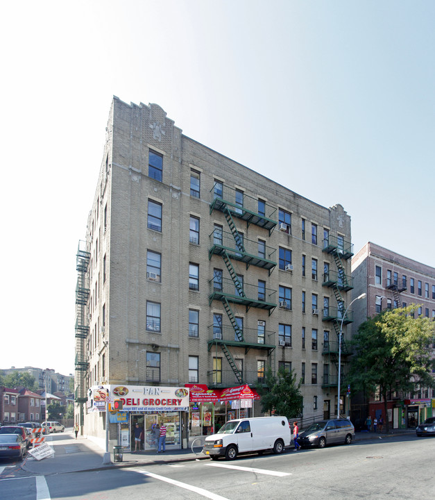 1893-1895 Andrews Ave in Bronx, NY - Building Photo
