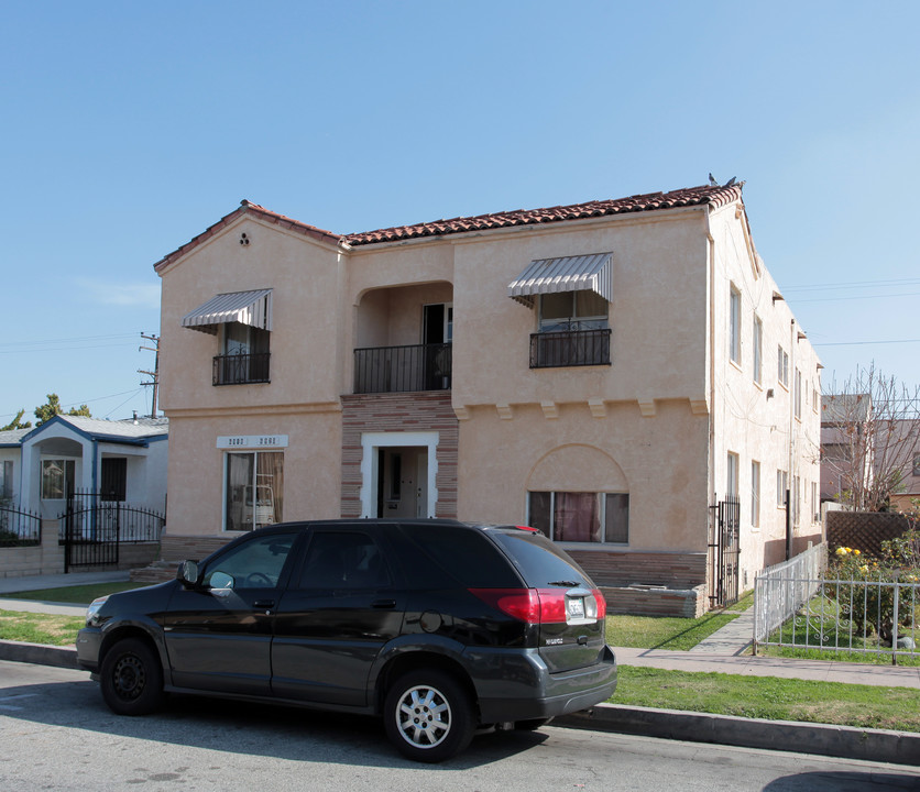 6918-6920 Templeton St in Huntington Park, CA - Building Photo