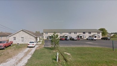 50-70 Montgomery St in Scottsburg, IN - Foto de edificio - Building Photo