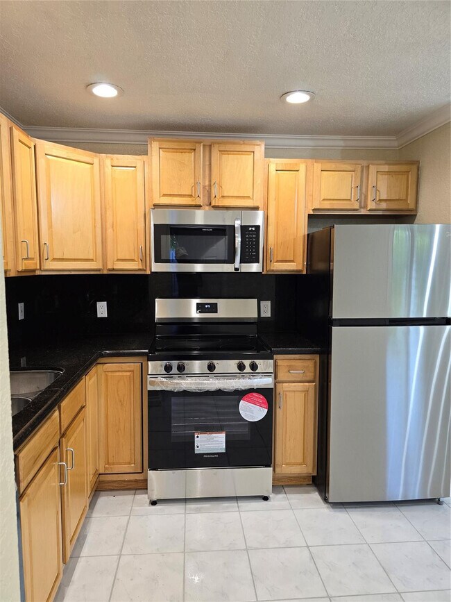 1749 NW 6th Ave-Unit -2 in Fort Lauderdale, FL - Building Photo - Building Photo