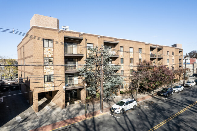 8305 Bergenline Ave in North Bergen, NJ - Building Photo - Primary Photo