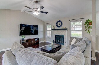 12911 Quinn Trail in Austin, TX - Foto de edificio - Building Photo