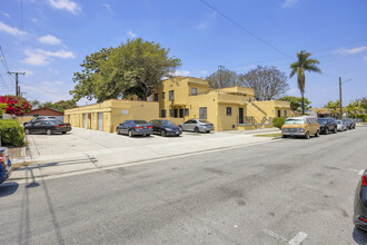 5601 Fishburn Ave in Maywood, CA - Building Photo - Building Photo