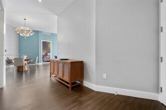 16001 Collins Ave in North Miami Beach, FL - Building Photo - Building Photo