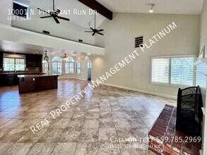10001 N Pheasant Run Dr in Fresno, CA - Building Photo - Building Photo