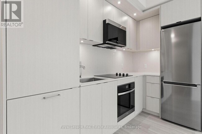 25 Cordova Ave in Toronto, ON - Building Photo - Building Photo