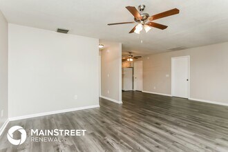 5688 SE Pine Ave in Stuart, FL - Building Photo - Building Photo