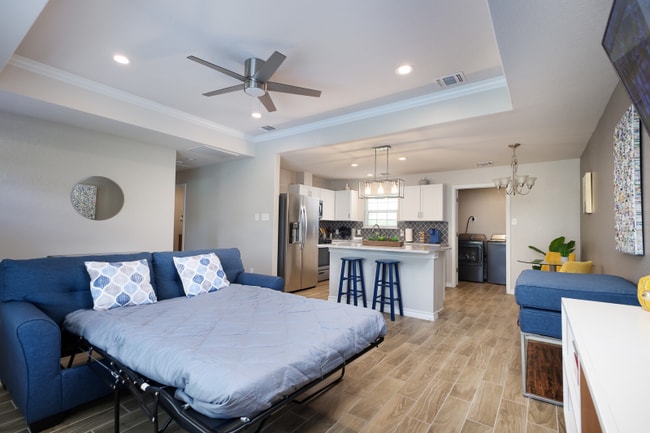 350 Rasa Dr in San Antonio, TX - Building Photo - Building Photo