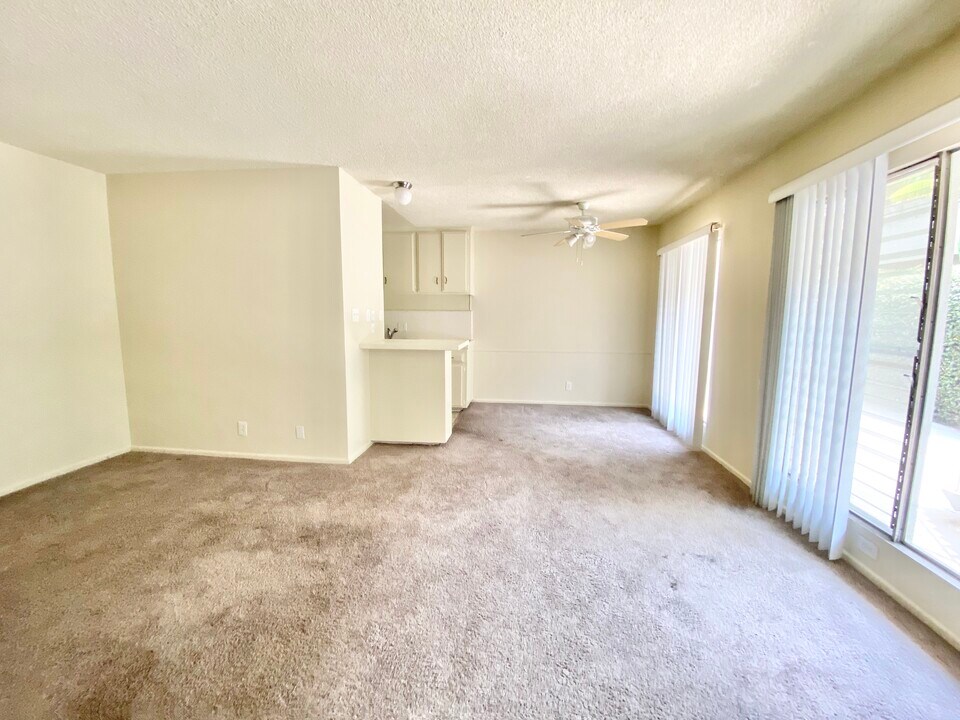 3337 Mentone Ave in Los Angeles, CA - Building Photo