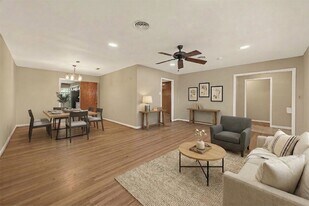 5646 Hazen St in Houston, TX - Building Photo