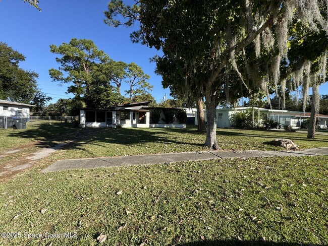 236 Seminole Ave in Titusville, FL - Building Photo - Building Photo