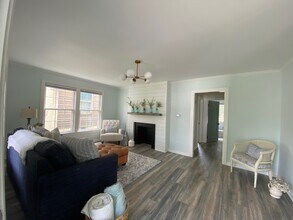 227 Green Oak Dr in Huntington, WV - Building Photo - Building Photo