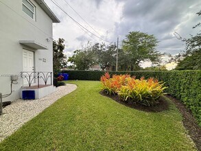 685 SW 19th Rd in Miami, FL - Building Photo - Building Photo