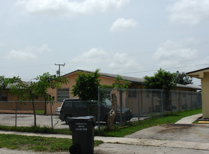 6024 Buchanan St in Hollywood, FL - Building Photo - Building Photo