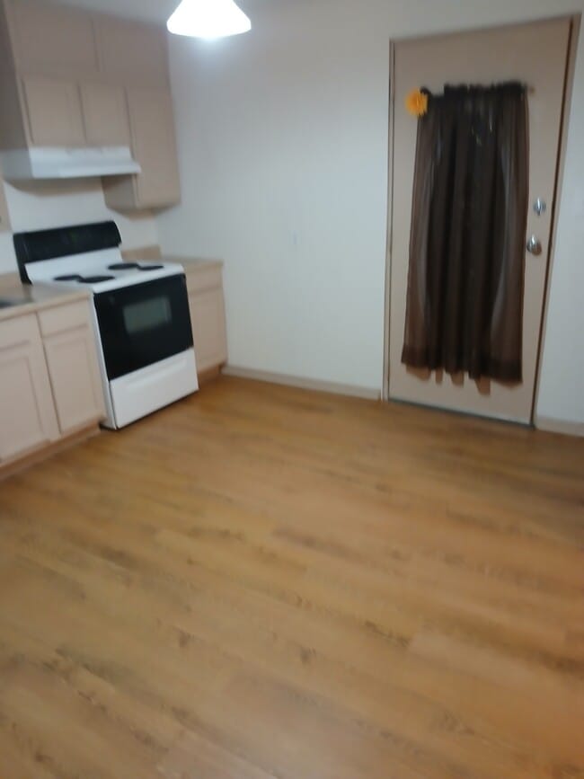 862 TX State Highway 62 in Buna, TX - Building Photo - Building Photo