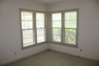 1718 Pierre St in Manhattan, KS - Building Photo - Building Photo