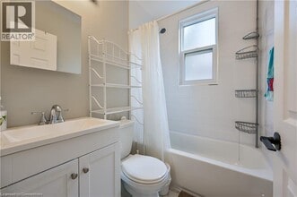 178 E 14th St in Hamilton, ON - Building Photo - Building Photo