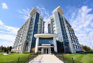 The Pinnacle in Hamilton, ON - Building Photo