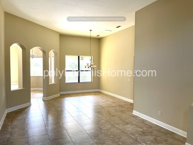 15604 Hampton Village Dr in Tampa, FL - Building Photo - Building Photo