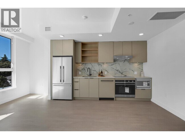 343 St Davids Ave in North Vancouver, BC - Building Photo - Building Photo