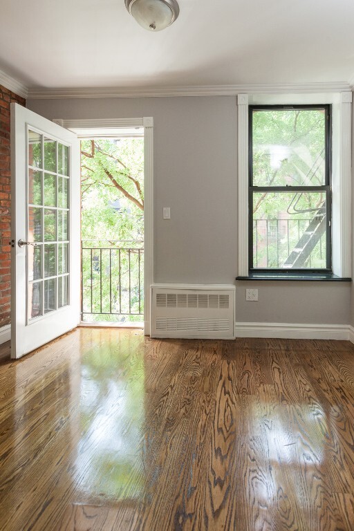 property at 521 E 5th St