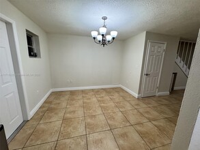 275 W 68th St in Hialeah, FL - Building Photo - Building Photo