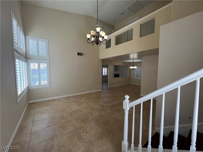 9923 Pioneer Ave in Las Vegas, NV - Foto de edificio - Building Photo