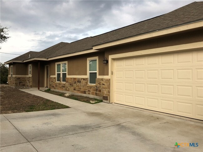 1131 Rocky Ridge Loop in Canyon Lake, TX - Building Photo - Building Photo