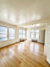 304 Elizabeth Ave, Unit 2 in Pittsburgh, PA - Building Photo - Building Photo