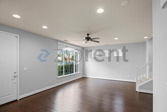 328 Selby Lane in Livermore, CA - Foto de edificio - Building Photo