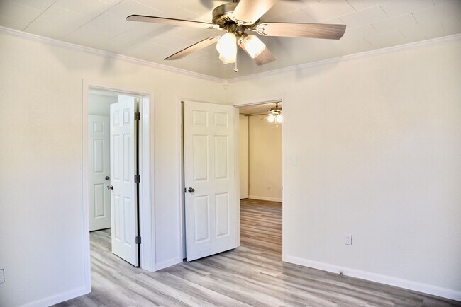 1111 Sanders St in Bowie, TX - Building Photo - Building Photo