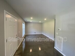 146 Henry Rd in Goodlettsville, TN - Building Photo - Building Photo