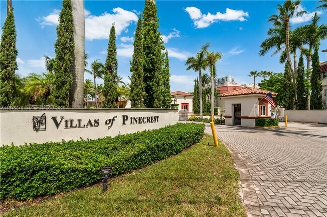 8650 SW 67th Ave in Pinecrest, FL - Building Photo - Building Photo