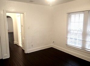 3210 N Haskell Ave in Dallas, TX - Building Photo - Interior Photo